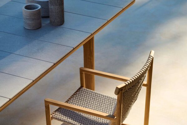 Gartenstuhl aus Teakholz mit Armlehnen | TRIBÙ | Amanu - Image 6