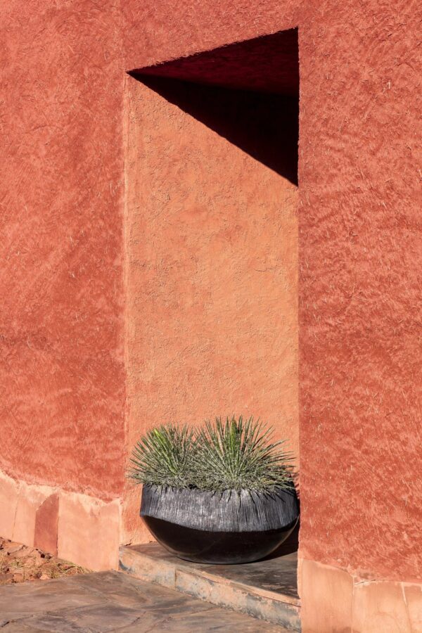 Niedriger Handgearbeiteter Gartenvase aus Terrakotta | DOMANI - Image 3
