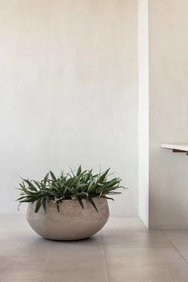 Niedriger Handgearbeiteter Gartenvase aus Terrakotta | DOMANI - Image 2