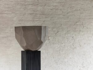 Handgearbeiteter Vase aus Terrakotta | DOMANI