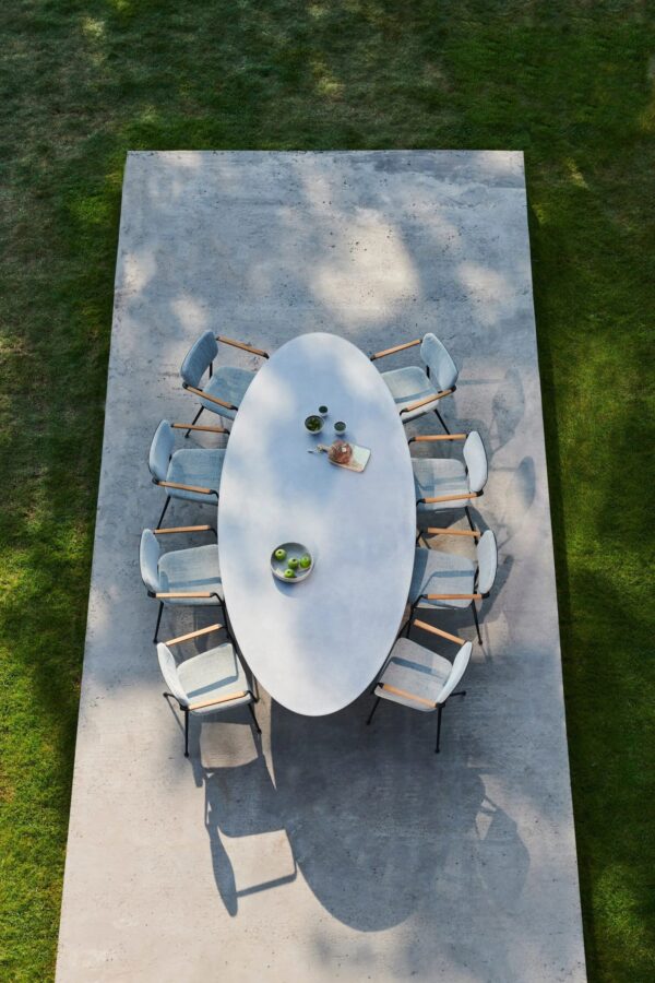 Ovaler Gartentisch aus Ductal® | Royal Botania | Conix - Image 6