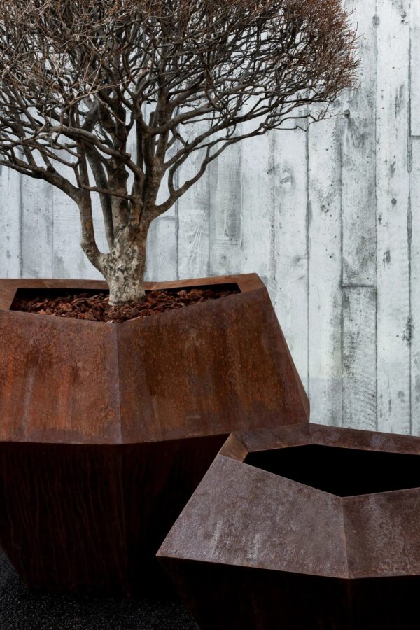 Niedriger Handgearbeiteter Gartenvase aus Corten™ | DOMANI | Cortina - Image 3