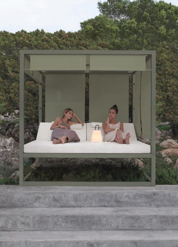 Loungebett mit Baldachin | GANDIABLASCO | Daybed - Image 9