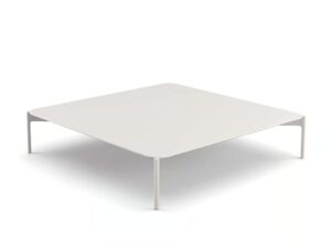Quadratischer Garten-Kaffeetisch aus HPL | DEDON | IZON