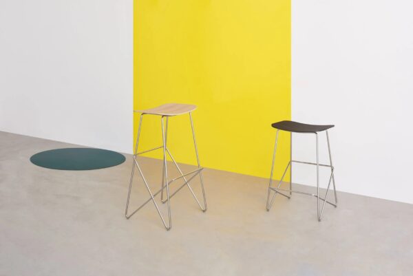 Hocker aus Stahl mit Fussstütze | Desalto - Image 3