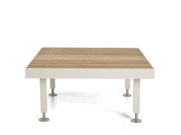 Quadratischer Gartentisch aus Metall | Ethimo | Seeds