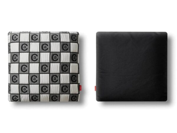Quadratisches geometrisches Kissen aus Stoff | Cassina | Frame - Image 9