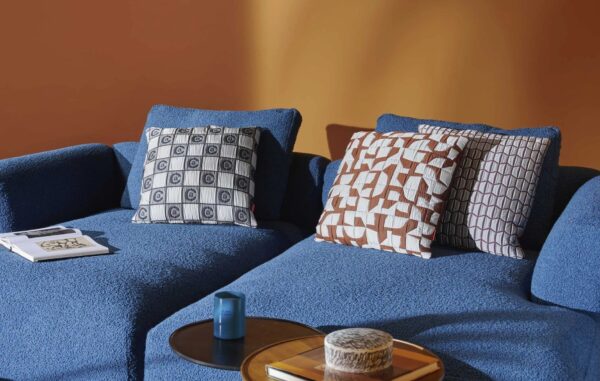 Quadratisches geometrisches Kissen aus Stoff | Cassina | Frame - Image 3