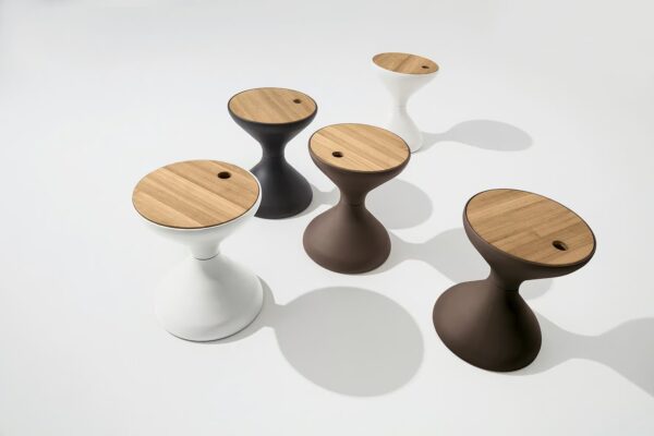Runder Garten-Beistelltisch aus Aluminium und Holz | Gloster - Image 6