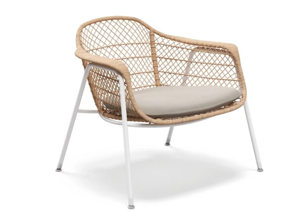 Lounge Gartensessel aus Korbgeflecht mit Armlehnen | Gloster | Fresco