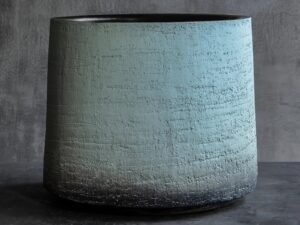 Handgearbeiteter Vase aus Terrakotta | DOMANI
