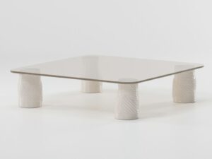 Quadratischer Garten-Beistelltisch aus Glas | Kettal | Plumon