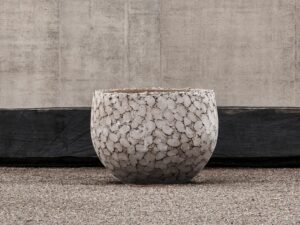 Handgearbeiteter Vase aus Terrakotta | DOMANI