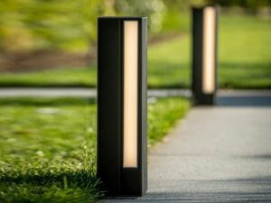 LED Sockelleuchte aus Metall | RENSON | Linarte