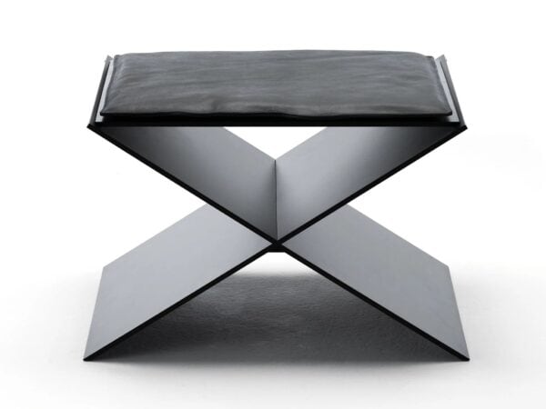 Niedriger Hocker aus Leder | Living Divani