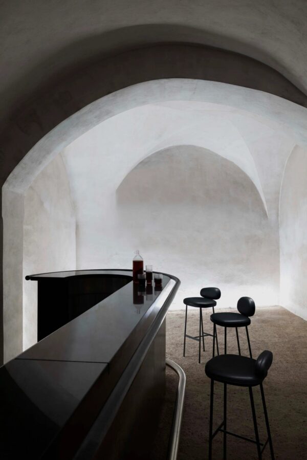 Hochhocker aus Leder | Living Divani | Pebble - Image 4