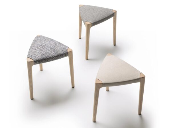 Stapelbarer Hocker aus Esche | Living Divani | Ticino