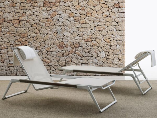 Stapelbarer verstellbarer Gartenliege aus Batyline® | B&B Italia Outdoor | Mirto