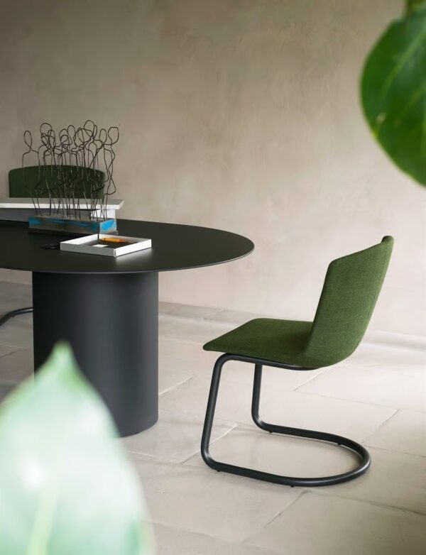 Ovaler Tisch aus Aluminium | Desalto - Image 15