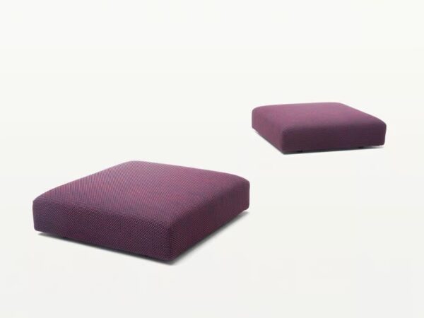 Gepolsterter Sitzpuff aus Stoff | Paola Lenti
