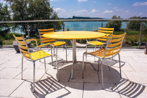Tubular steel chairs, benches and tables | Manufakt - Image 3