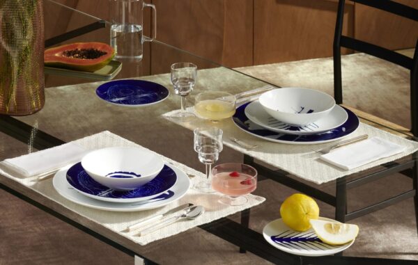 Tellerset aus Porzellan | Cassina | Le Monde de Charlotte Perriand - Image 14