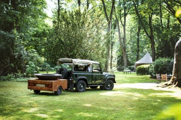Holz- Gartengrill aus Corten™ mit Rollen | OFYR | OFYR Trailer - Image 2