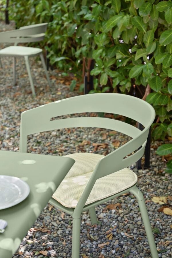 Stapelbarer Gartenstuhl aus Aluminium mit Armlehnen | FAST | Ria - Image 7