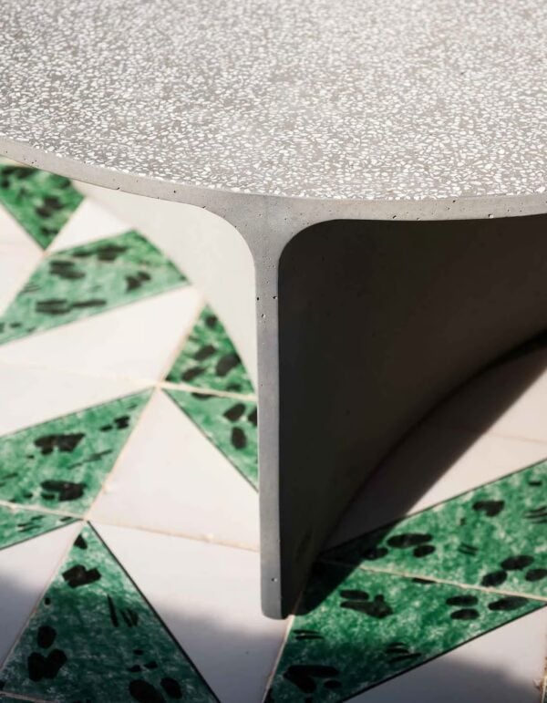 Runder Garten-Beistelltisch aus Zement | RODA | Aspic - Image 5