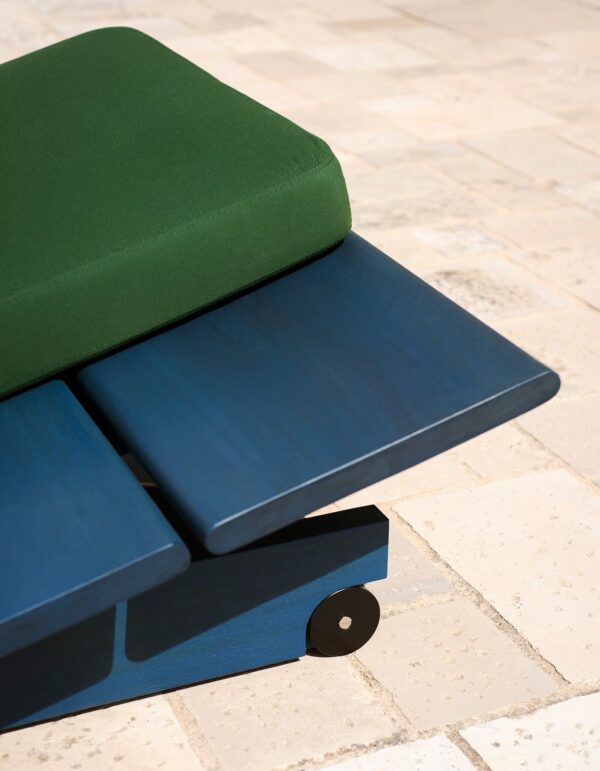 Verstellbarer Gartenliege aus Irokoholz mit Rollen | RODA | Eolie - Image 11