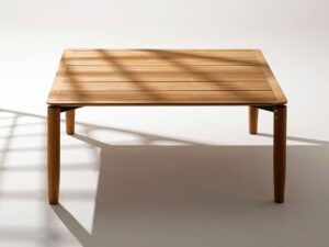 Quadratischer Gartentisch aus Teakholz | RODA | Levante