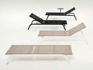 Verstellbarer Gartenliege aus Batyline® mit Rollen | RODA | Surfer