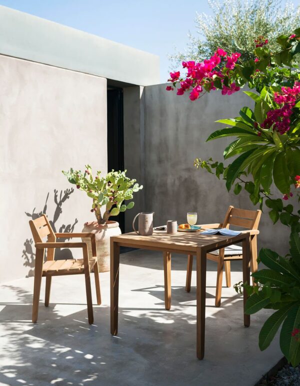Gartenstuhl aus Irokoholz mit Armlehnen | RODA | Zania - Image 5