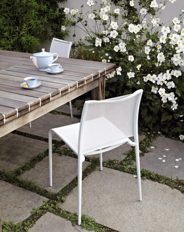 Stapelbarer Gartenstuhl aus Polyester | Desalto | Sand - Image 5