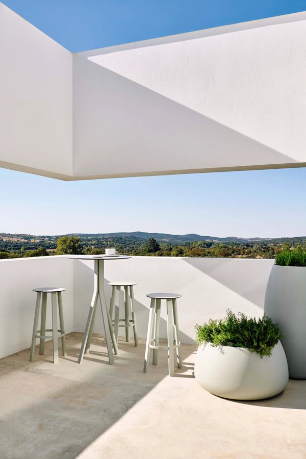 Hocker | GANDIABLASCO | Stack - Image 2