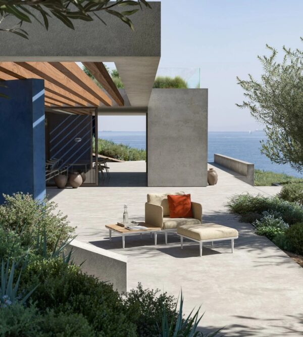 Niedriger Gartenhocker aus Aluminium | Royal Botania | Styletto Lounge - Image 2