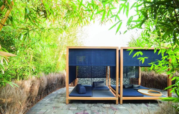 Verstellbares Loungebett aus Zedernholz mit Baldachin mit Sonnenschirm | Paola Lenti | Toku - Image 4