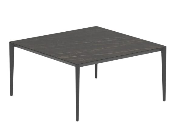 Quadratischer Gartentisch aus Keramik | Royal Botania