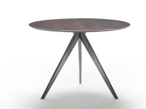 Runder Tisch aus Holz mit 3-Speichen-Kreuzfuss | Flexform | Zefiro