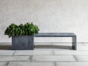 Gartenbank aus Zink mit integriertem Pflanzgefäss | DOMANI | Zinc
