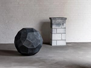 Skulptur aus Zink | DOMANI | Zinc