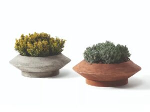 Niedriger Handgearbeiteter Gartenvase aus Zement | Ethimo | Bulbi