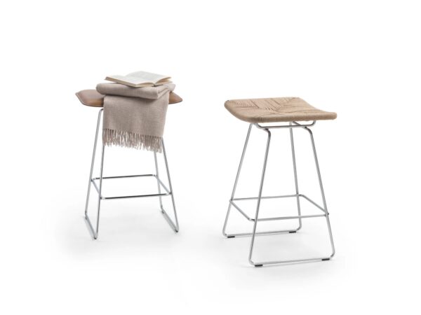 Mit Kufengestell Hochhocker aus Stroh | Flexform | Echoes - Image 3