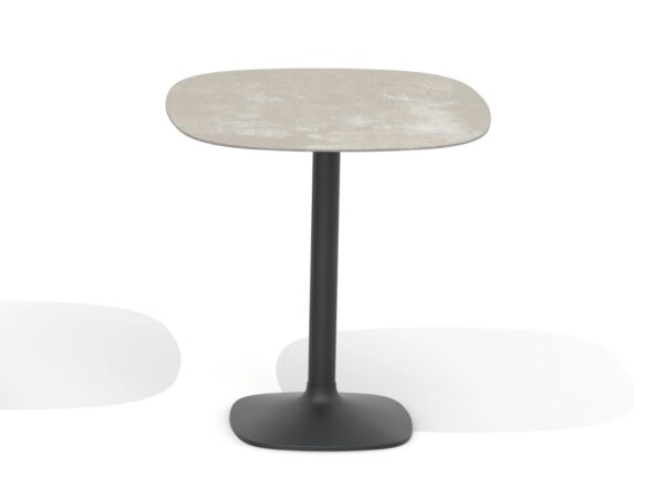 Quadratischer Tisch aus Keramik | Desalto