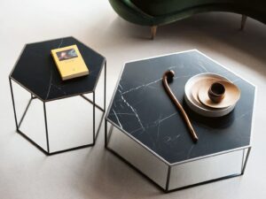 Sechseck- Couchtisch aus Marmor Nero Marquina | Desalto