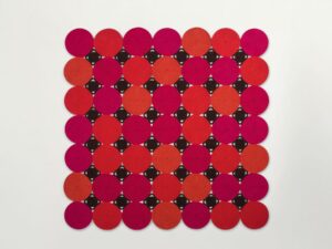 Quadratischer geometrischer Teppich aus Seil | Paola Lenti | High Tech