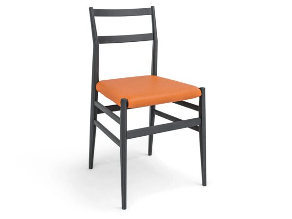 Stuhl aus massivem Holz | Cassina