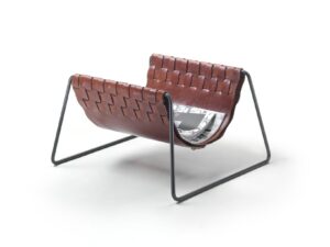 Zeitungsständer aus gegerbtem Leder | Flexform | Mate