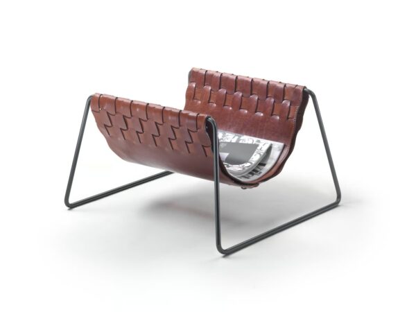 Zeitungsständer aus gegerbtem Leder | Flexform | Mate