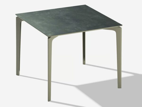 Quadratischer Gartentisch aus Feinsteinzeug | FAST | Allsize